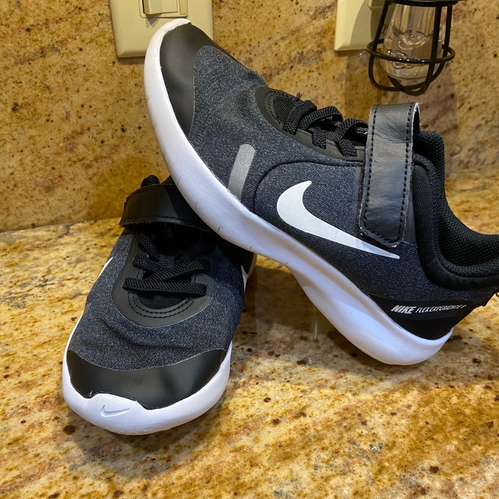 *sold* Nike shoes